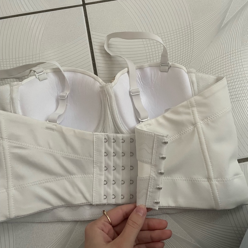 Push Up Clasp “Bra-Top” With Padding - Picture 4 of 6